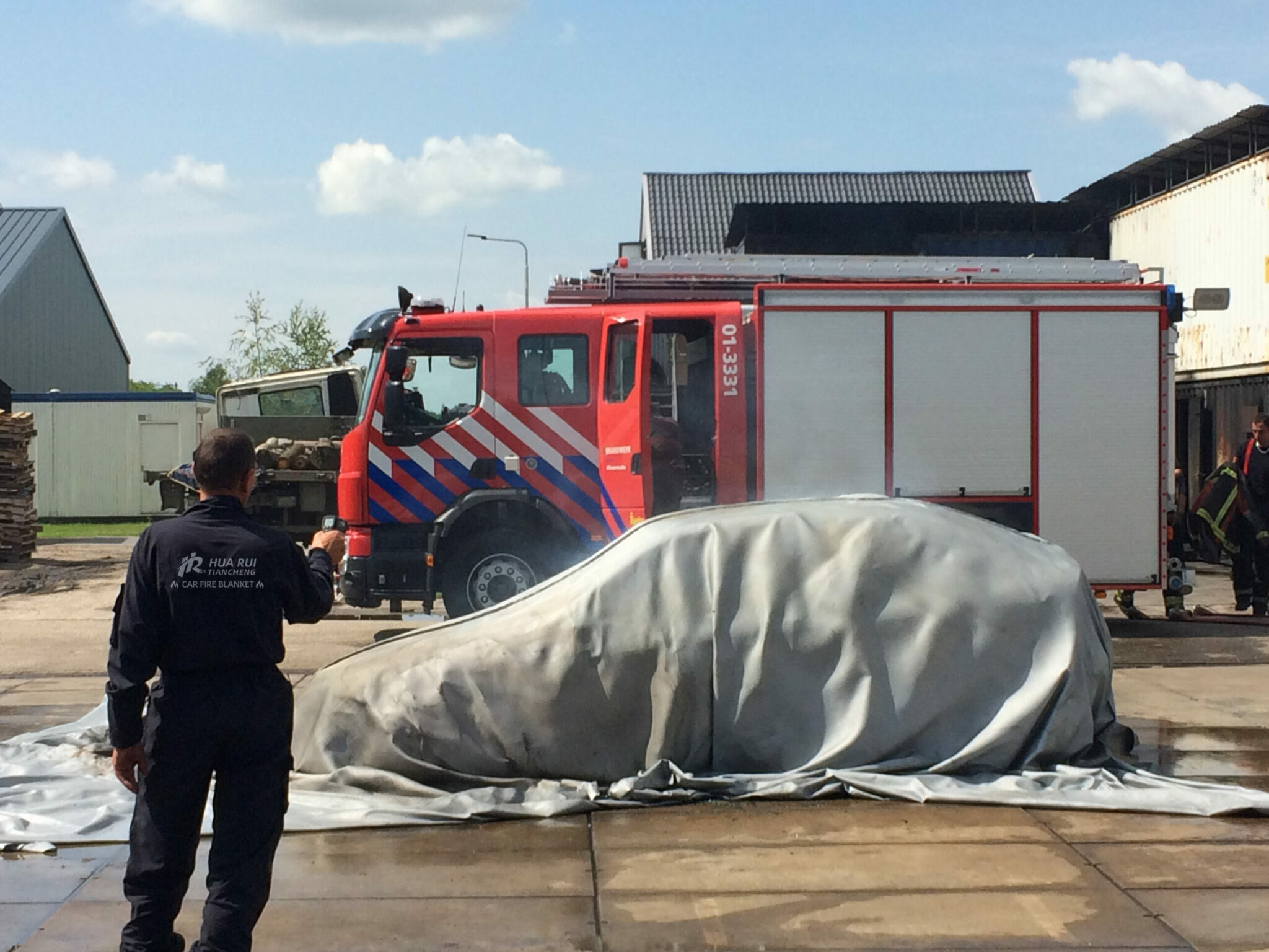 high-quality flame-resistant car fire blanket